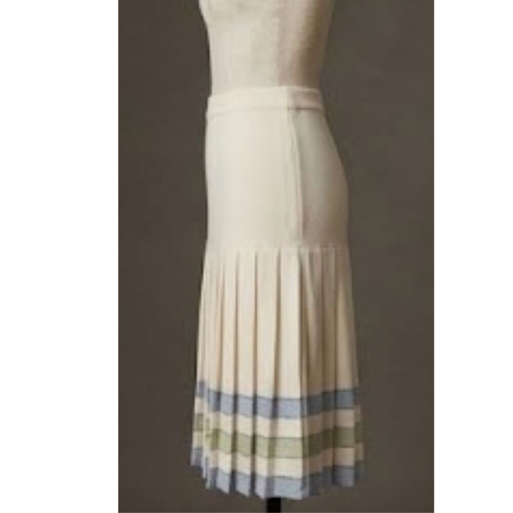 St John Knitted  Pleated Skirt Cream Blue Green Silver Studs Size 14 - Picture 3 of 9